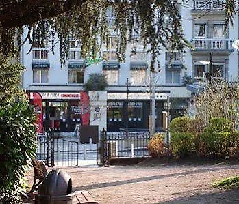 Le Square Hotel
